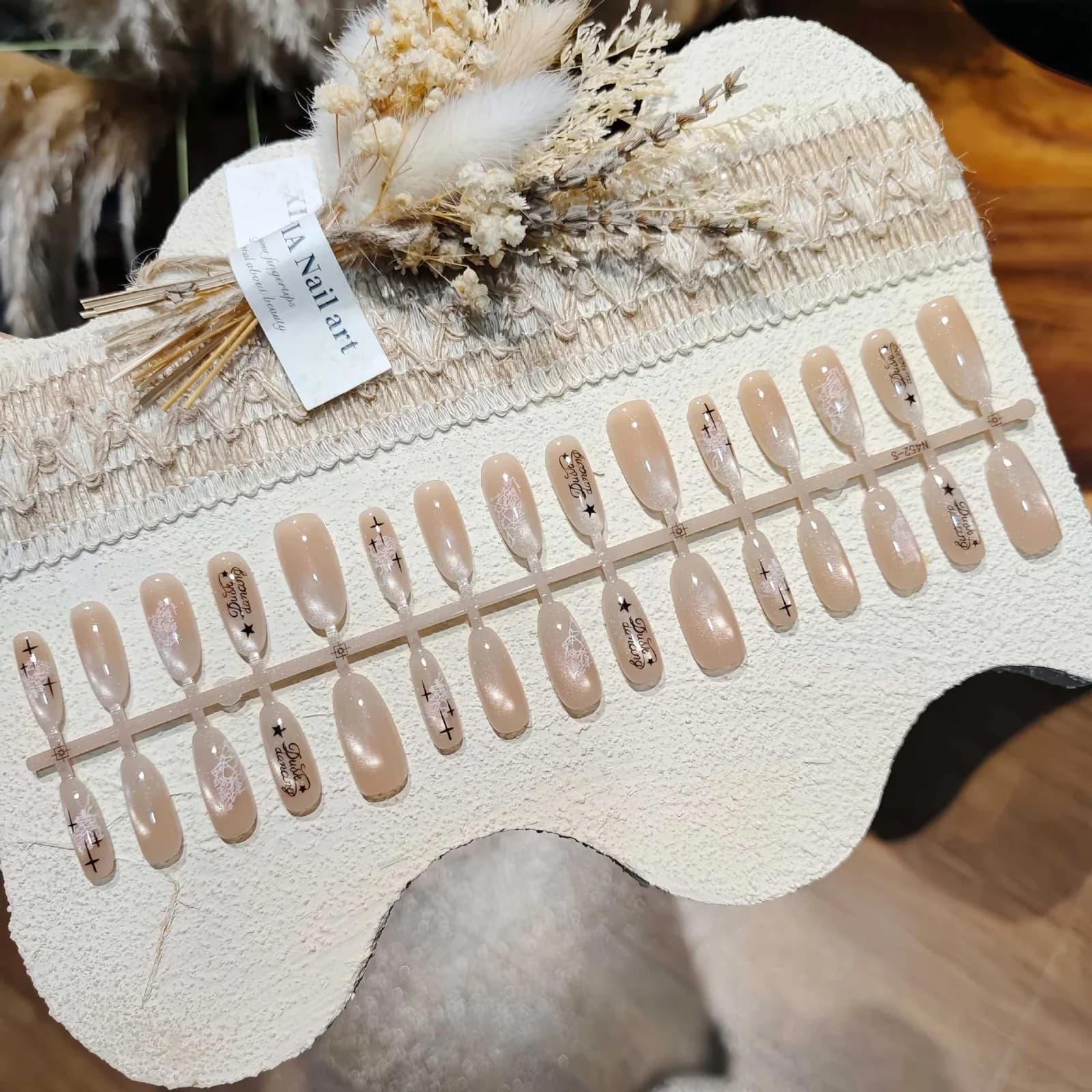 Móng Tay Giả Trắng Sữa Mắt Mèo, Dáng Oval, 30 Miếng