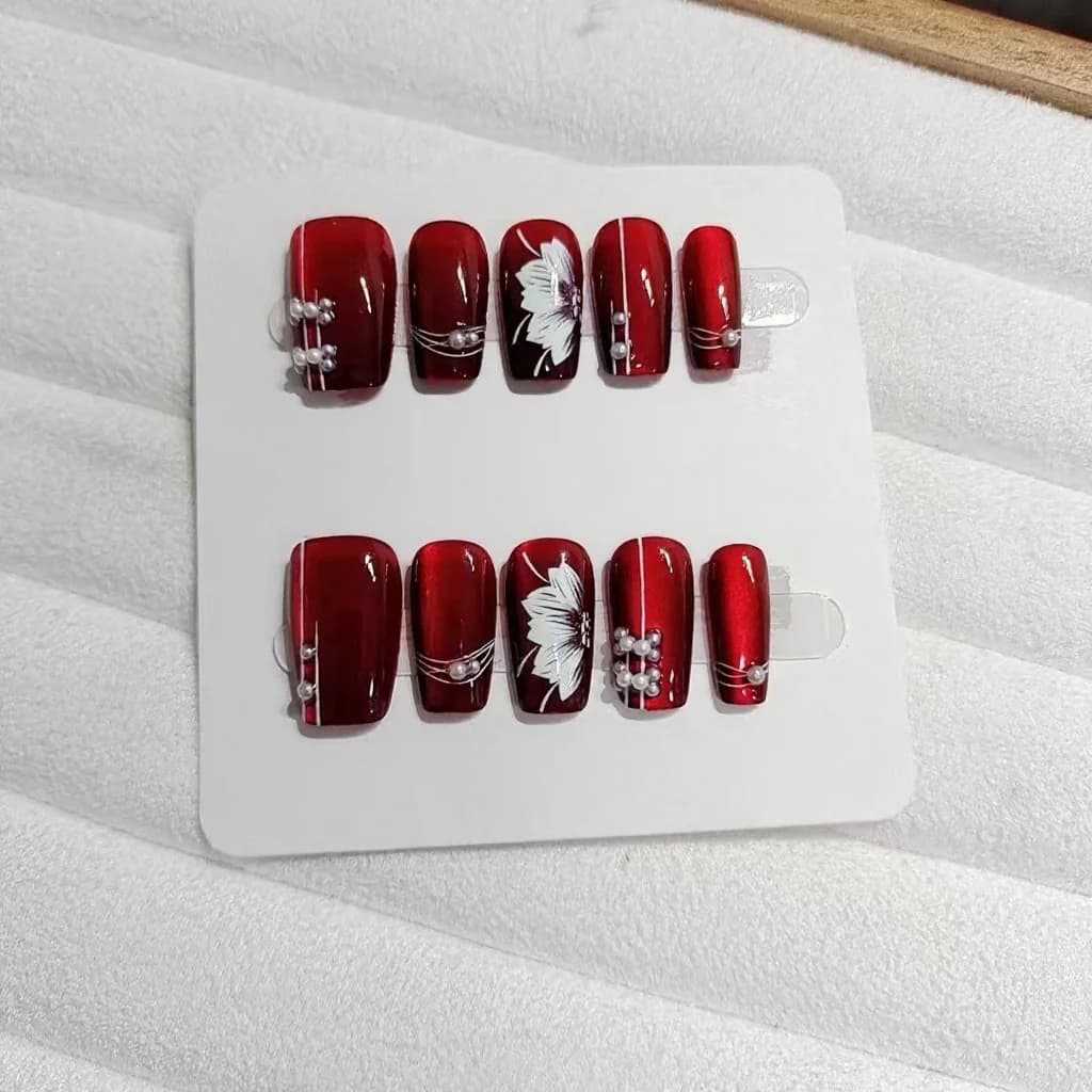 Móng Tay Dán Sẵn Hoa Đỏ Form Coffin Vừa Lớp Phủ Nhũ 10 Miếng