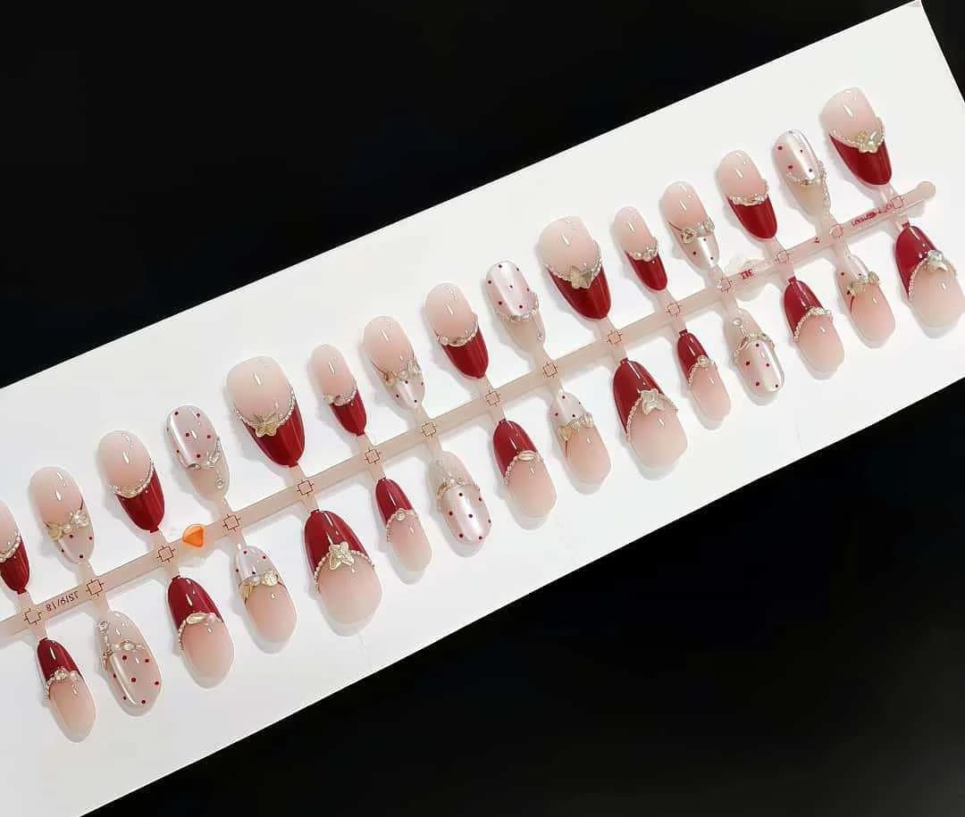 Móng Tay Dán Mắt Mèo Đỏ Đính Đá Nhám Oval Vừa