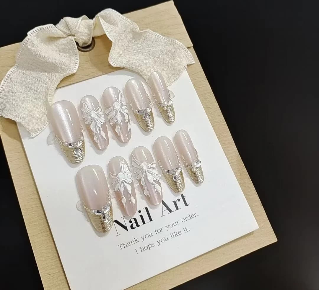 Móng Tay Dán Sẵn Họa Tiết Bướm 3D Và Hoa, Dáng Nhọn Stiletto Dài