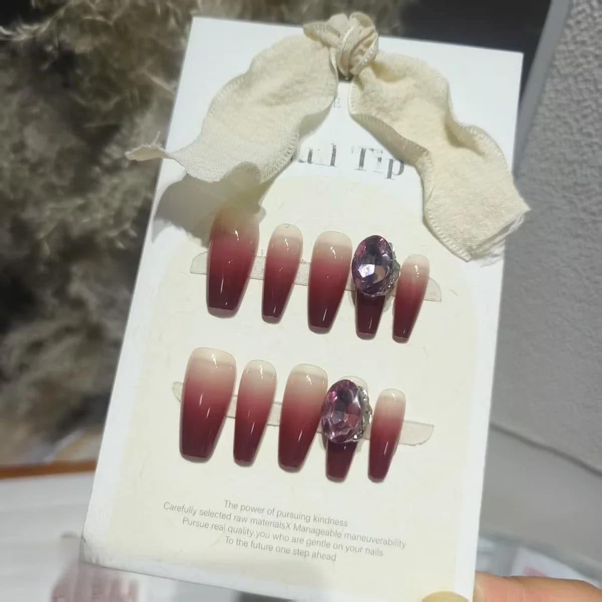Móng Tay Dán Màu Đỏ Chu Sa Ombre Dạng Quan Tài Cỡ Trung