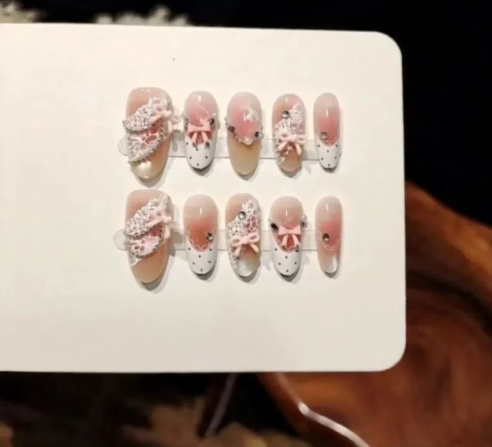 Móng Tay Giả Satin Hồng Mắt Mèo Kèm Nơ Và Đá Rhinestone