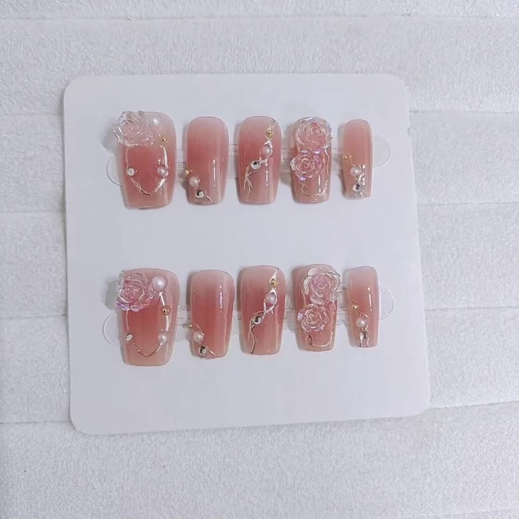 Bộ Móng Dán Sẵn Hoa Trà Vàng Thiết Kế Ngọt Ngào