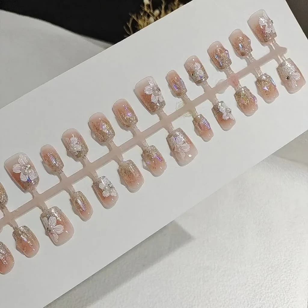 Móng Tay Giả Trang Trí Ngọc Trai Và Đá Quý, Form Vuông Ngắn Họa Tiết Hoa