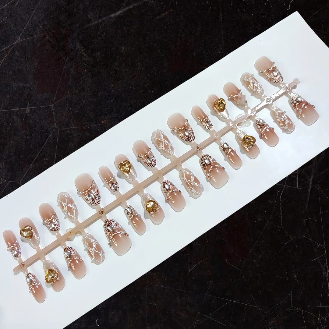 Móng Tay Dán Sẵn Hình Oval Vừa Mắt Mèo Nhũ Lấp Lánh Ngọc Trai 30 Chiếc