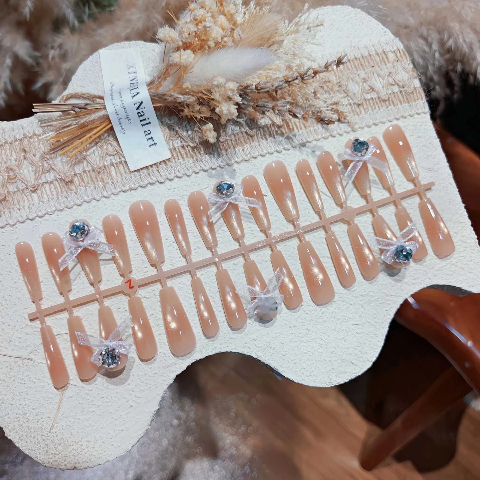 Móng Tay Dán Jade Satin Vàng Kim Mắt Mèo Kèm Nơ, Phong Cách Ngọt Ngào Cá Tính
