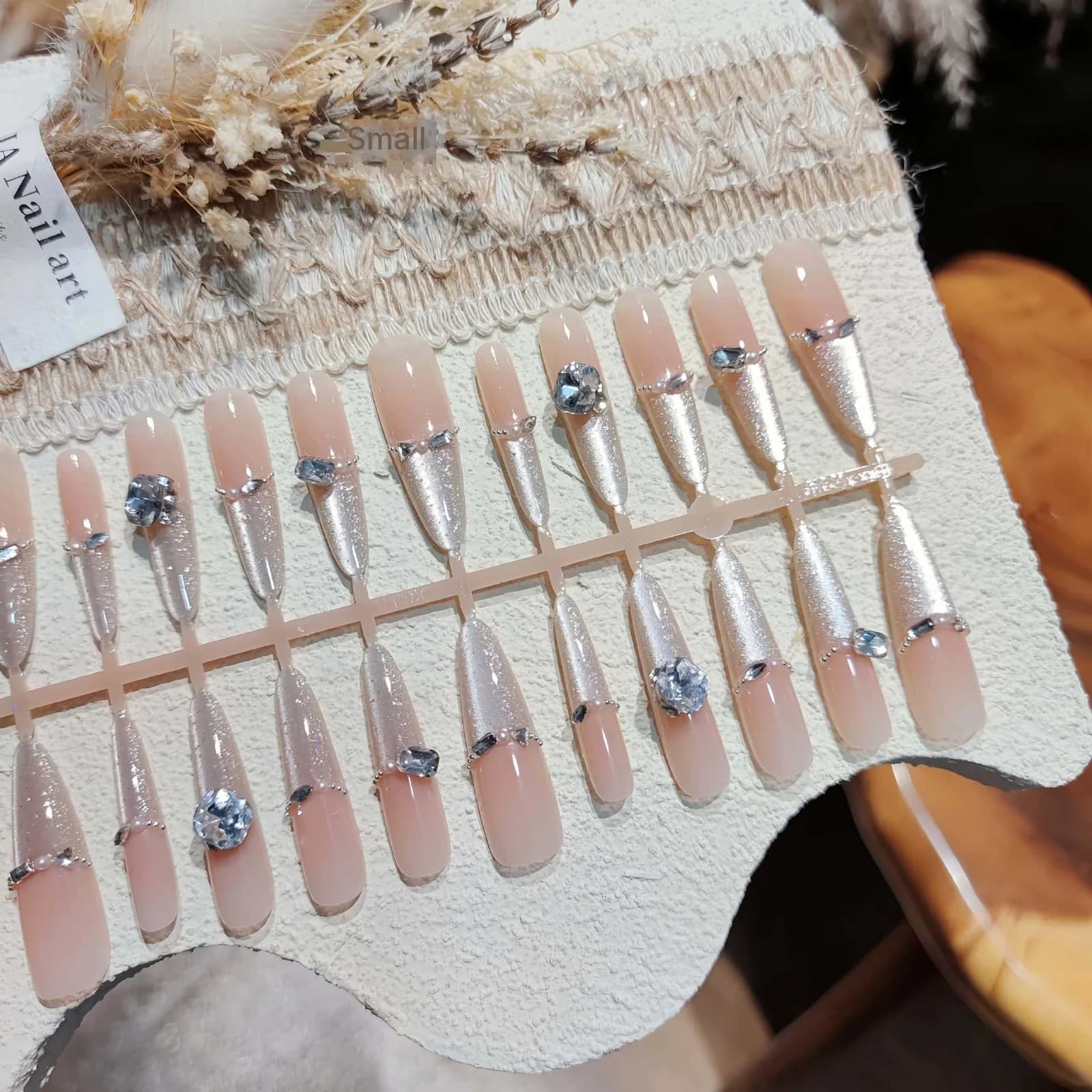Bộ Móng Tay Giả Đeo Mắt Mèo Lấp Lánh, Đá Quý Trai Ngọc
