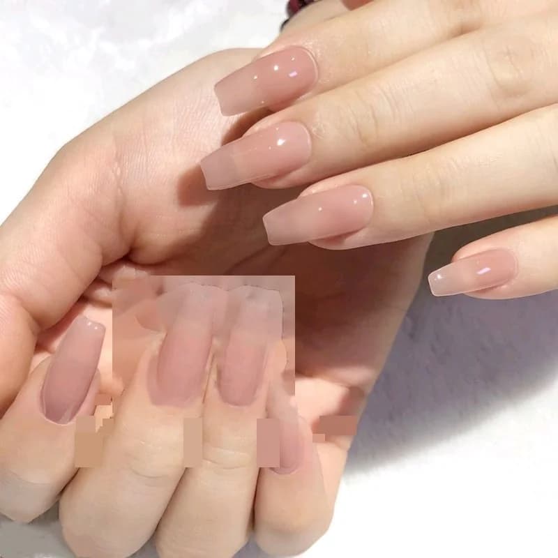 Móng tay giả dài dáng Coffin màu nude trong suốt kiểu Jelly