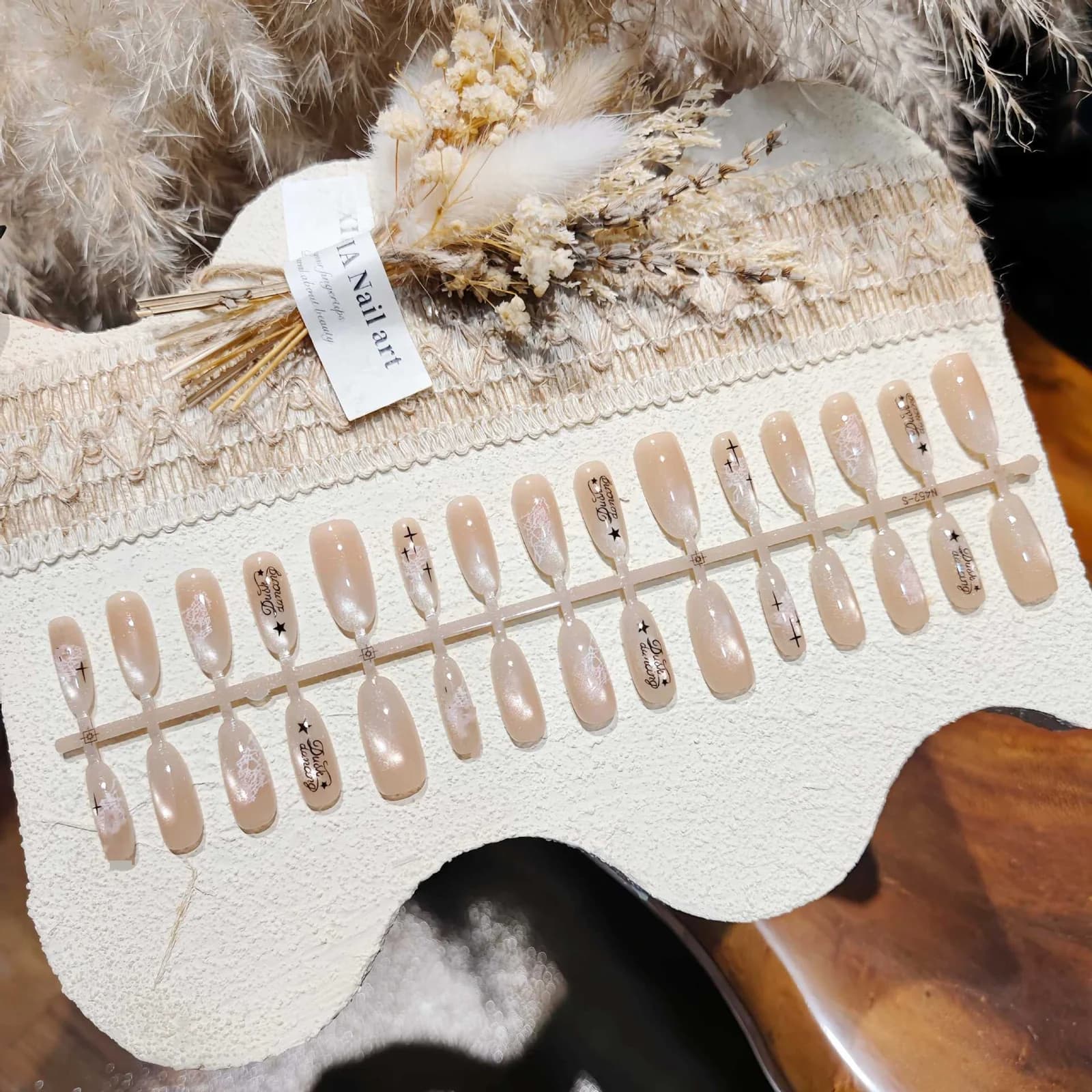 Móng Tay Giả Trắng Sữa Mắt Mèo, Dáng Oval, 30 Miếng