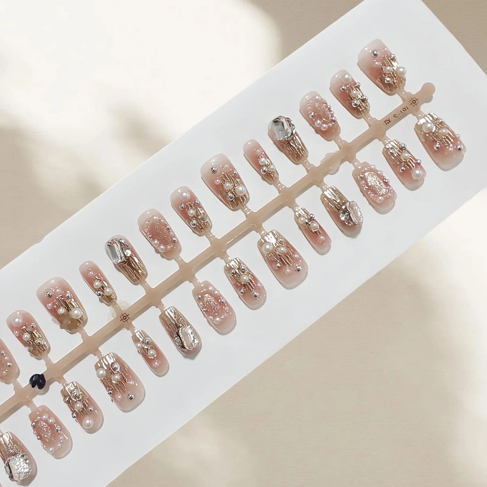 Móng Tay Đính Đá Rhinestone Vàng & Ngọc Trai, Vuông Ngắn Có Kim Tuyến