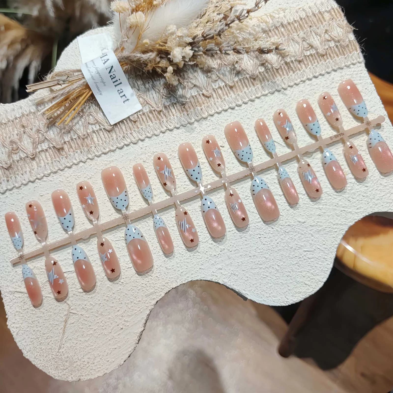 Móng Gel Mềm Oval Vừa Đính Sẵn Mắt Mèo Chấm Bi Muối Biển