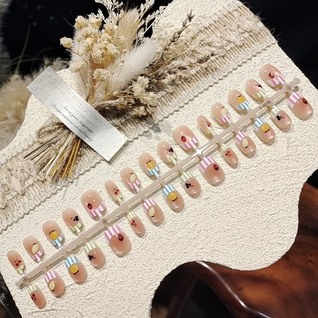 Móng Tay Giả Đeo Nhanh Dáng Ballerina Ngắn Phong Cách Kẹo Mắt Mèo Đính Đá