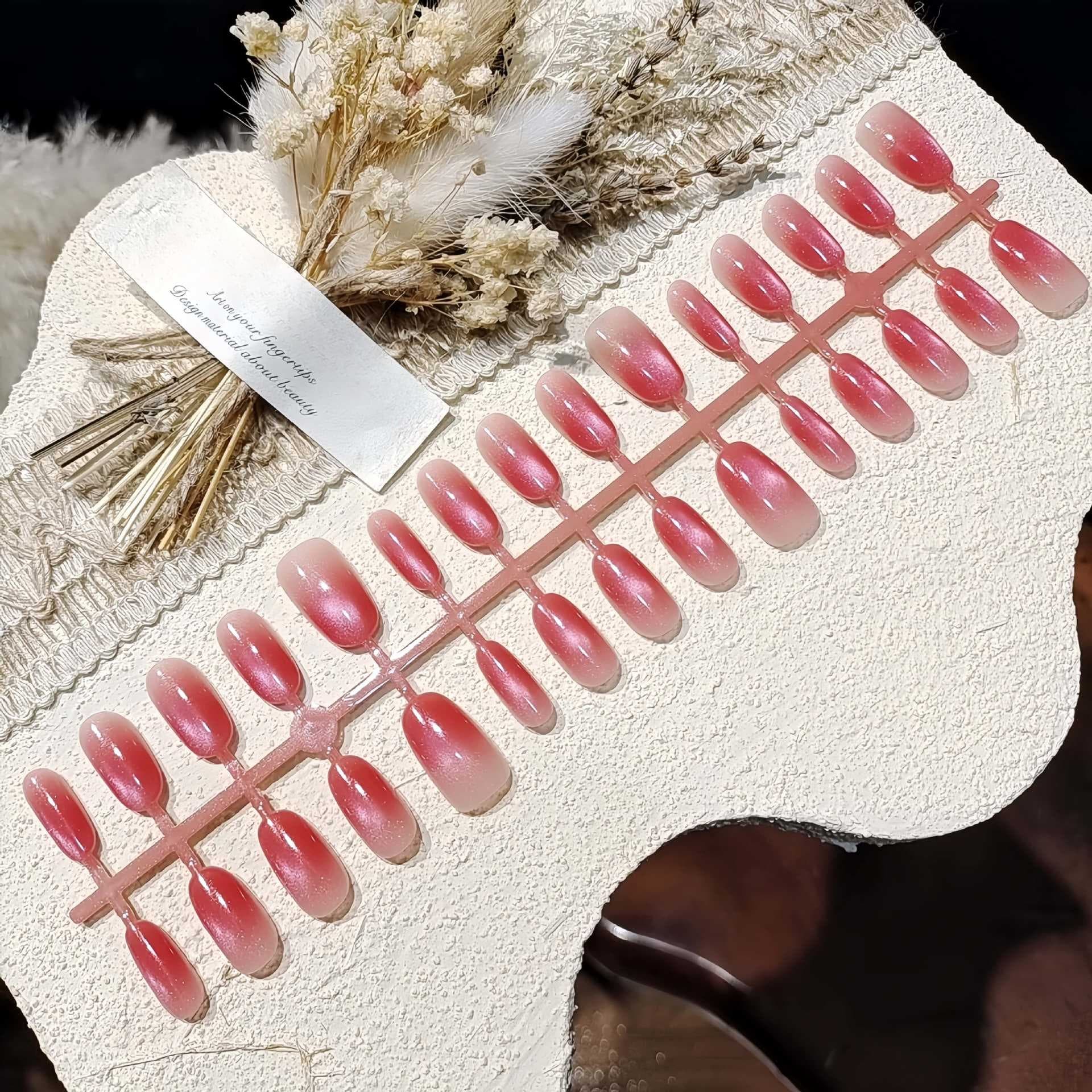 Móng Tay Giả Hiệu Ứng Mắt Mèo Ngắn Vừa Oval Nhũ Đỏ